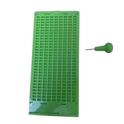 Braille schreibtafel grün - braille-schreibtafel,